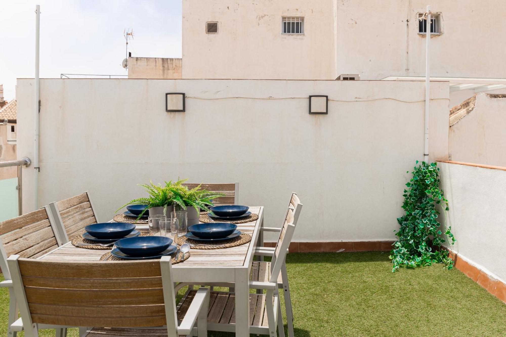 Апартаменты C103 - Sunny Terrace, Old Town Views Малага Экстерьер фото
